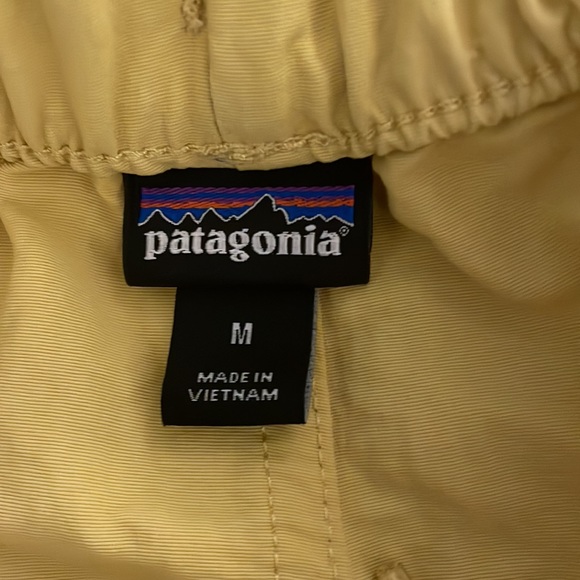 Patagonia Baggies Yellow - Picture 3 of 4